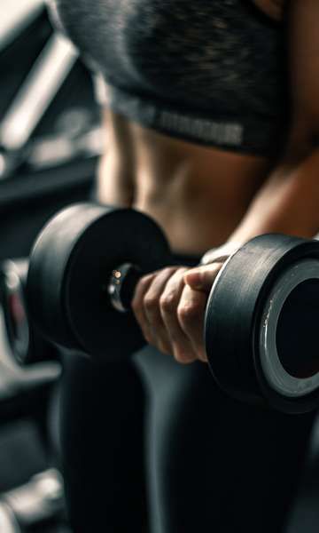 Musculação vs cardio: Qual deve vir primeiro? Especialista responde
