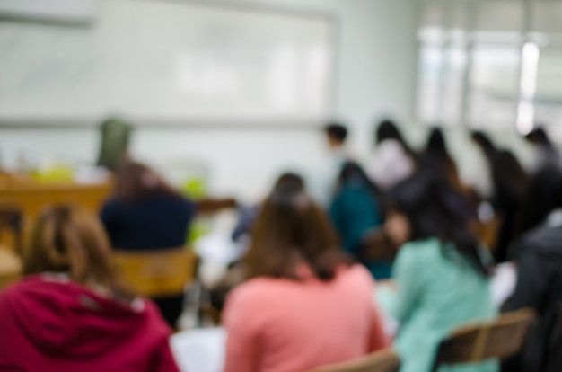 Dor e rigidez no ombro? Entenda a capsulite adesiva e a sua relação com o diabetes